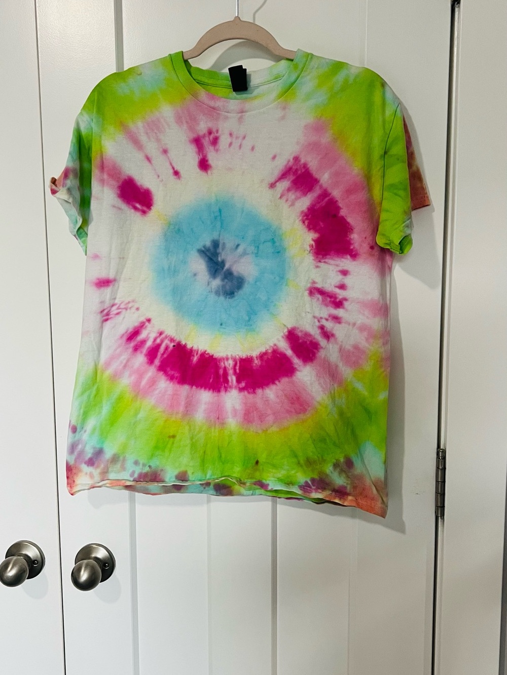 Gildan Kids Short Sleeve Tie-Dye Tee in Pink, Green, Blue